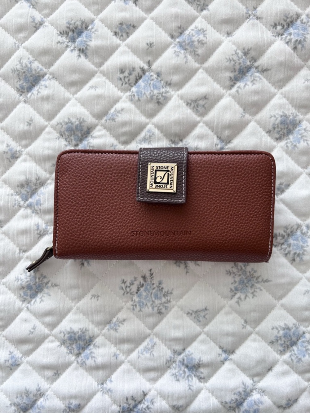 Stone Mountain Accessories Brown Pebbled Leather Zip Wallet with Dark Brown Snap